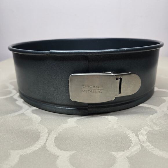 CHICAGO METALLIC Non-Stick Springform Cheesecake Cake Pan Form - Picture 2 of 7